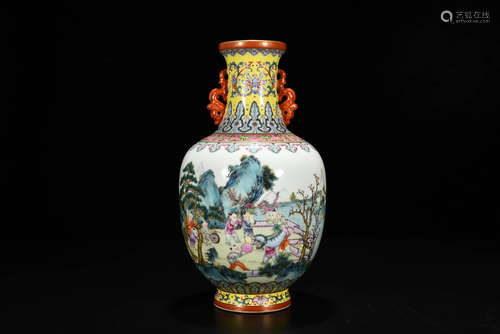 A Chinese Famille Rose Porcelain Double Ears Vase