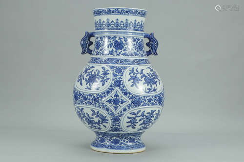 A Chinese Blue and White Floral Porcelain Double Ears Vase