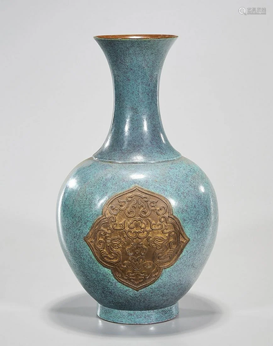 Chinese Enameled Porcelain Vase