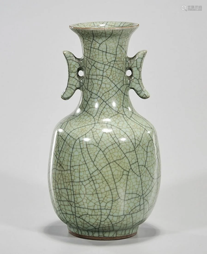 Chinese Crackle Glazed Porcelain Mallet Vase