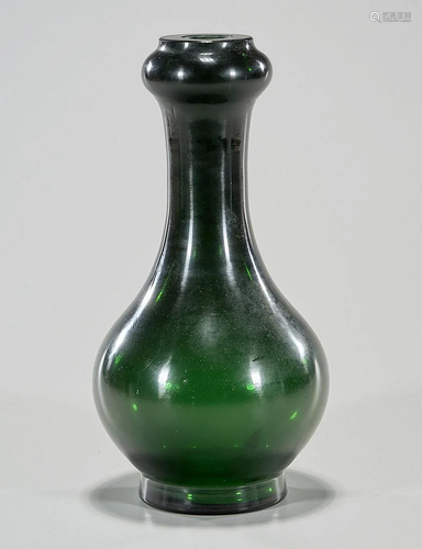 Chinese Green Beijing Glass Garlic Mouth Vase