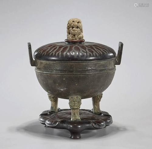 Archaic Chinese Bronze Tripod Ding