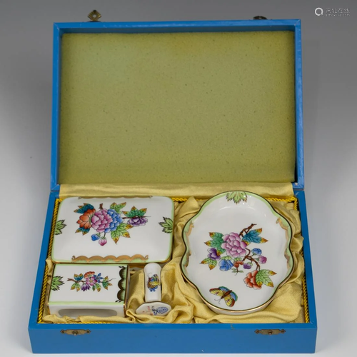 Herend Queen Victoria Smoker Set