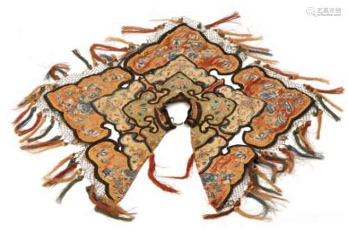 AN ANTIQUE CHINESE EMBROIDERED CLOUD COLLAR