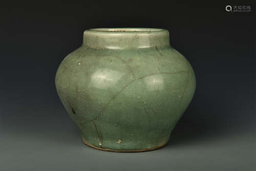 LONGQUAN JAR MING DYNASTY