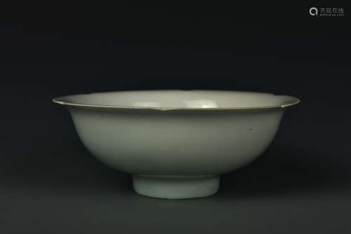 QINGBAI LOBED BOWL SONG DYNASTY