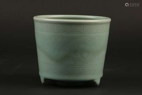 CELADON TRIPOD CENSER