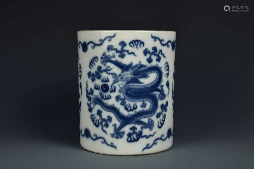 BLUE AND WHITE BRUSH-POT QING DYNASTY