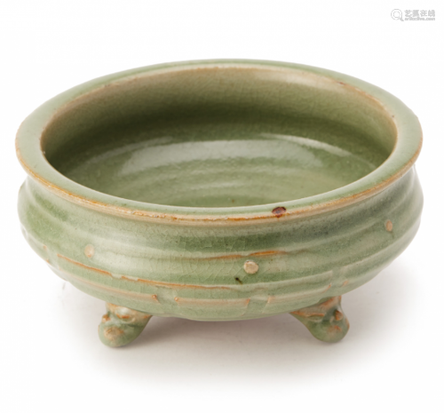 A LONGQUAN CELADON TRIPOD CENSER