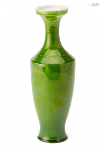 A GREEN GLAZED PORCELAIN VASE