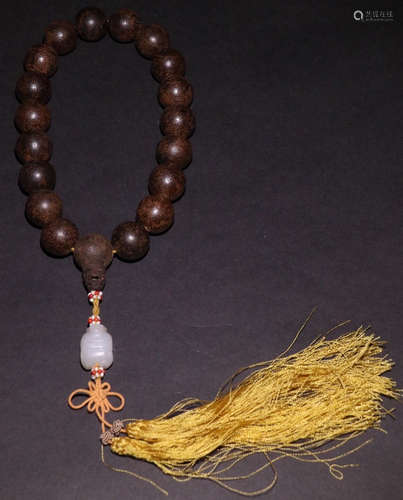 A CHENXIANG STRING BRACELET