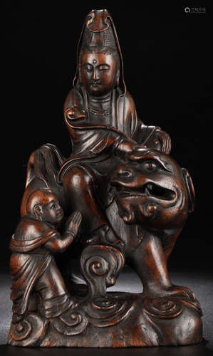 A CHENXIANG CARVED GUANYIN BUDDHA STATUE