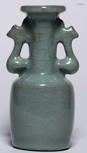 A LONGQUAN GLAZE DOUBLE EAR VASE