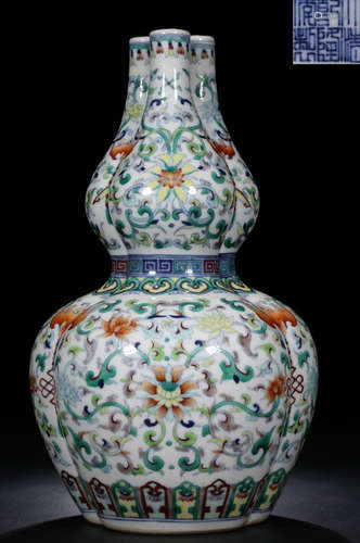 A DOUCAI GLAZE VASE