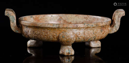 AN ANTIQUE JADE CARVED DOUBLE EAR CENSER