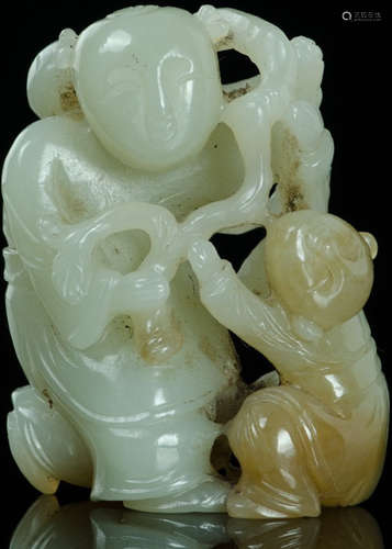 A HETIAN JADE CARVED FIGURE SHAPED PENDANT