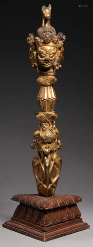 A GILT BRONZE CASTED VAJRA