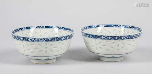 Pairs Chinese Export Blue & White Porcelain Bowls