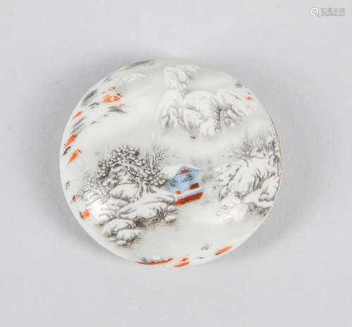 Chinese Decorated Famille Rose Porcelain Box with Cover