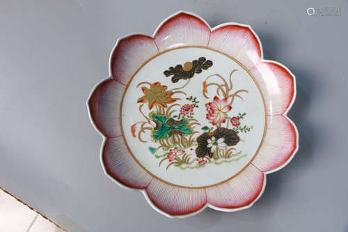 A Chinese Famille Rose Porcelain Flower-shaped Plate