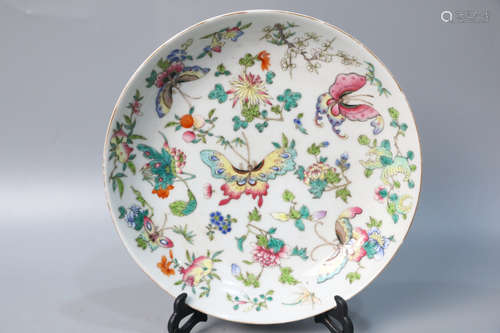 A Chinese Butterfly Patterned Porcelain Plate