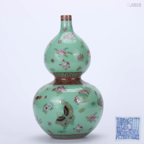 A CHINESE FAMILLE ROSE FLORAL PORCELAIN G…