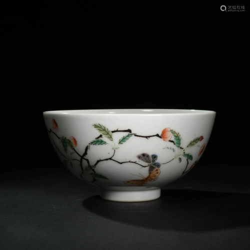A CHINESE MULTI COLORED FLORAL PORCELAI…