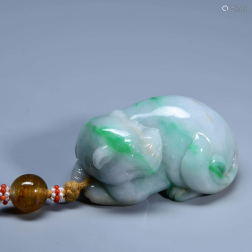 A CHINESE JADEITE CARVED ORNAMENT