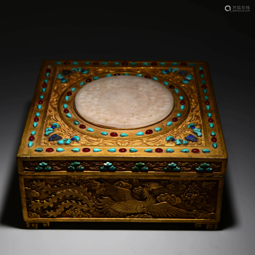 A CHINESE BRONZE GILDING BOX INLAID WITH J…
