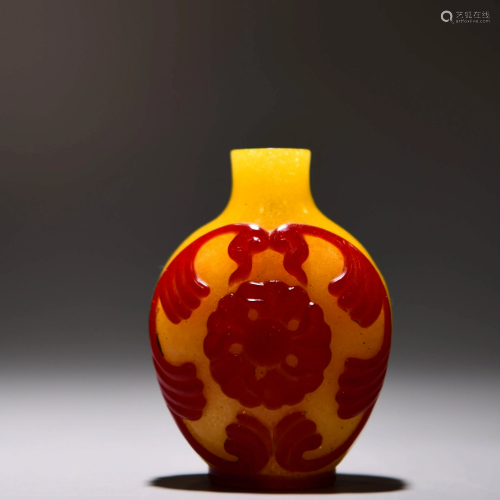 AN EXQUISITE CHINESE SNUFF BOTTLE