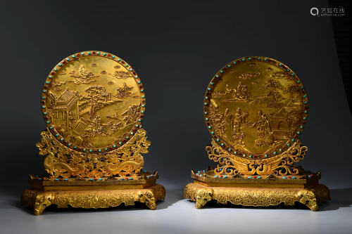 A PAIR OF CHINESE BRONZE GILDING SCREENS