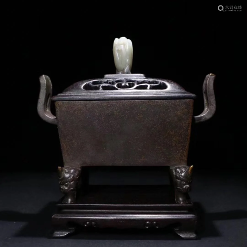 A CHINESE BRONZE SQUARED INCENSE BURNER