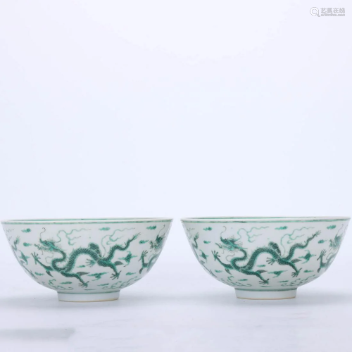 A PAIR OF CHINESE GREEN DRAGON PATTERN P…