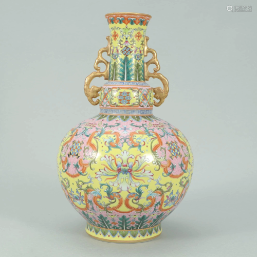 A CHINESE FAMILLE ROSE FLORAL PORCELAIN DO…