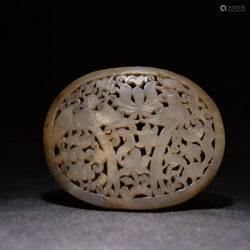 A CHINESE JADE CARVED WAZI ORNAMENT