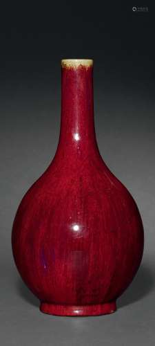 火焰红釉胆瓶