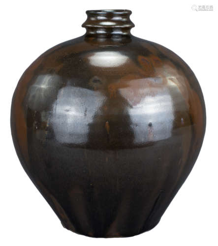 A Fine Chinese Cizhou type Ovoid Bottle – Jin / Yuan Dynasty