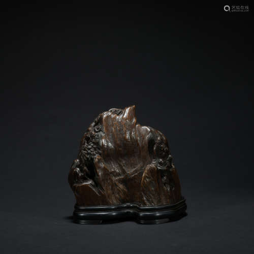 Qing dynasty eaglewood figure ornament