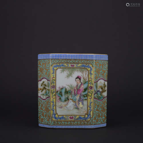 Qing dynasty famille rose pen container with figure pattern