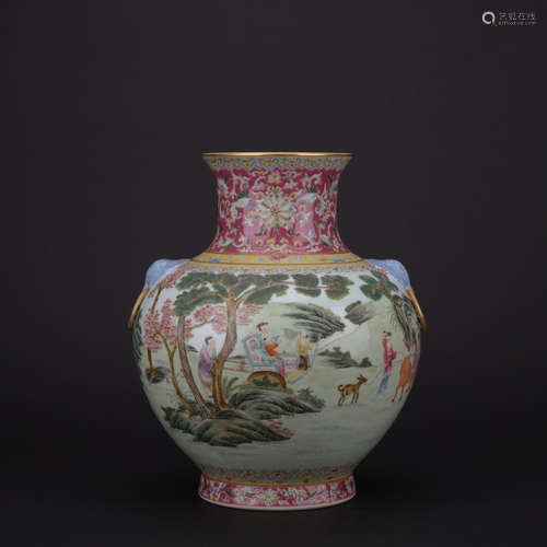 Qing dynasty famille rose bottle with figure pattern