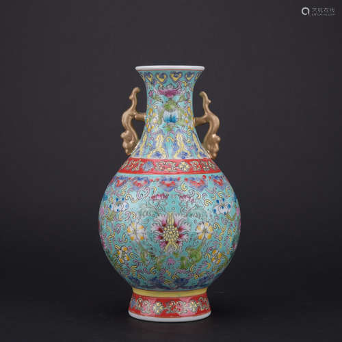 Qing dynasty famille rose bottle with flowers pattern