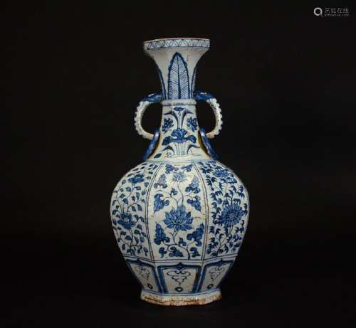 明青花瓶
Ming Dynasty Blue and White Vase