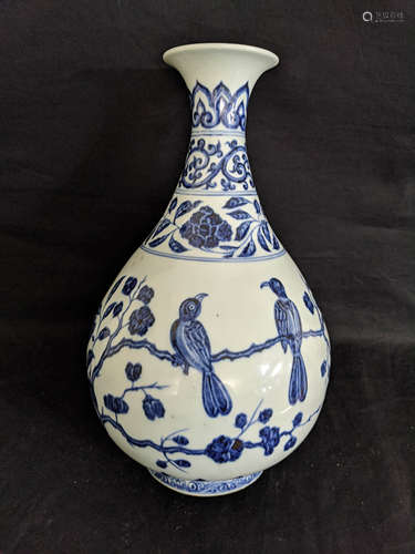 青花玉壶春瓶，大名宣德年制款
Blue and White Yuhu Chun Vase, Da Ming Xuan De Nian Zhi Mark