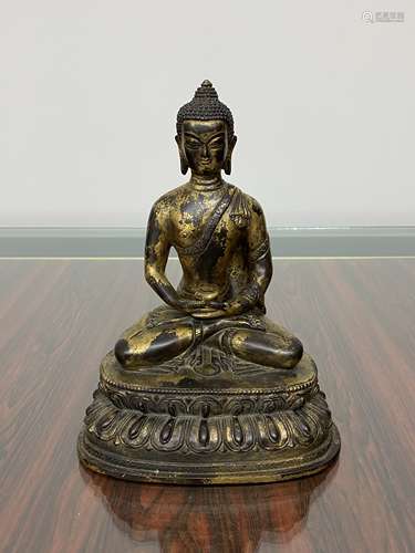 清代铜漆金药师佛
Qing Dynasty Gilt Bronze Medicine Buddha