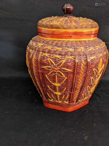 竹编栏，晚清民国
Late Qing Dynasty Republic Period Bamboo Weaving Jar