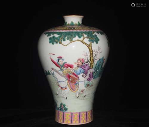 粉彩人物梅瓶，大清乾隆年制款
Famille Rose Character Mei Vase, Da Qing Qian Long Nian Zhi Mark
