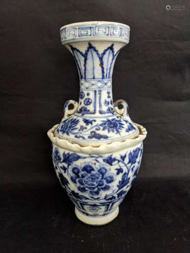 青花花瓶
Blue and White Vase