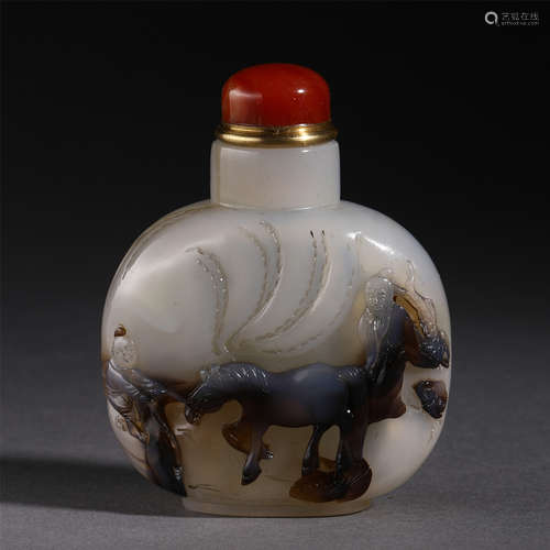 CHINESE AGATE CARVED SNUFF BOTTLE AND COVER