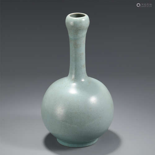 CHINESE RU TYPE PORCELAIN BOTTLE VASE