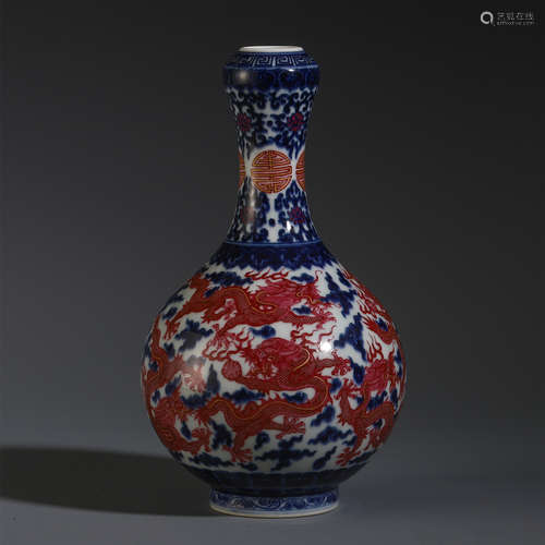 CHINESE BLUE AND WHITE UNDER GLAZED RED DRAGON PATTERN VASE